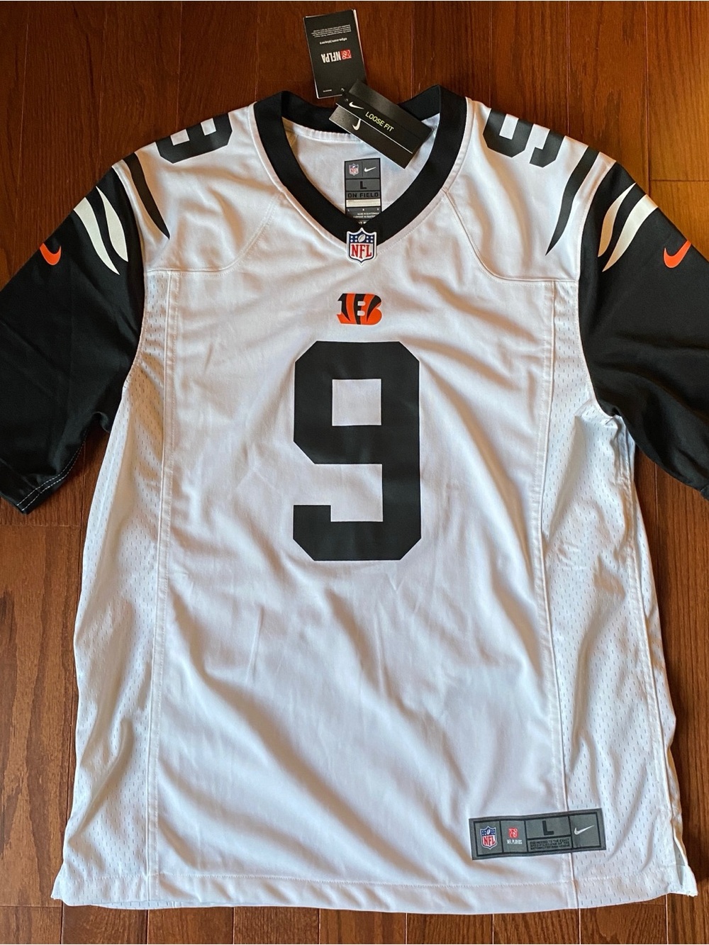 Nike NFL Cincinnati Bengals #9 Burrow White & Black Jersey